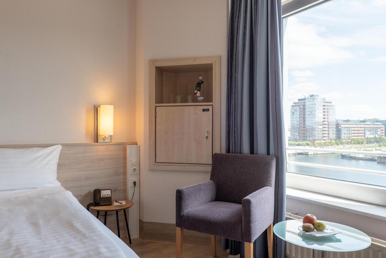 Intercityhotel Kiel Bagian luar foto