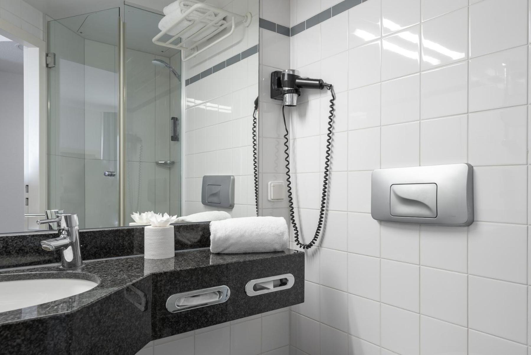 Intercityhotel Kiel Bagian luar foto