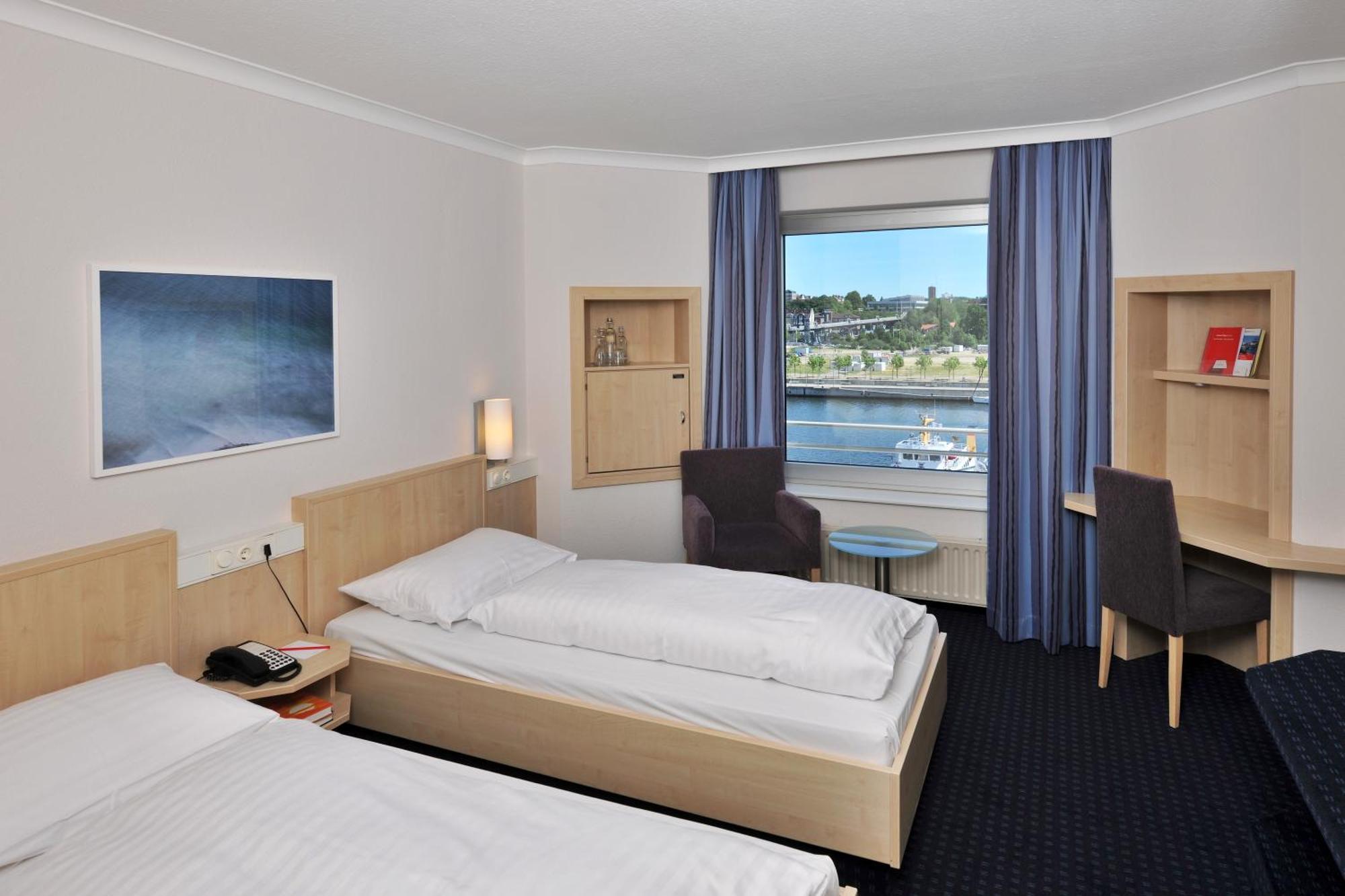 Intercityhotel Kiel Bagian luar foto