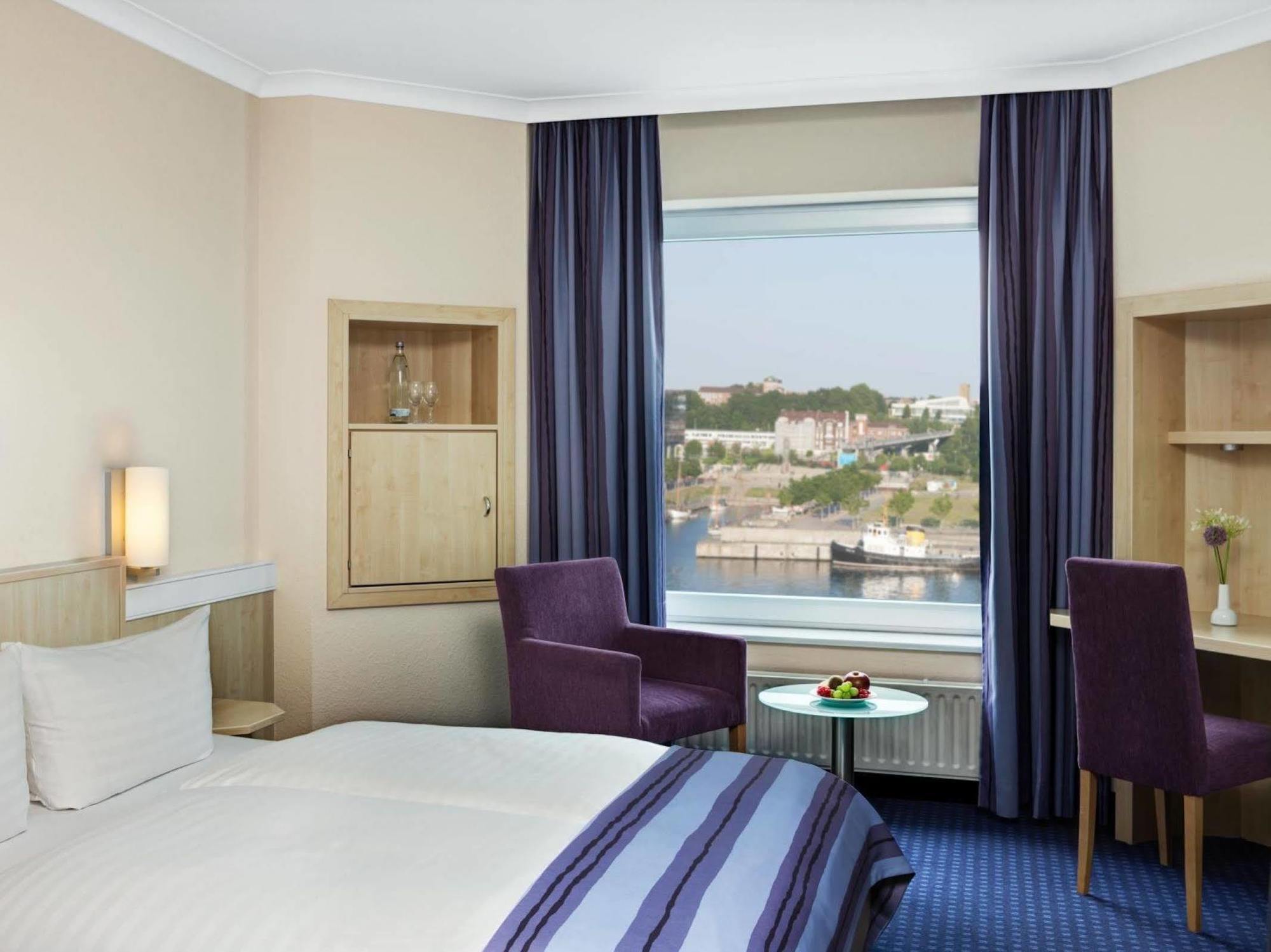 Intercityhotel Kiel Bagian luar foto